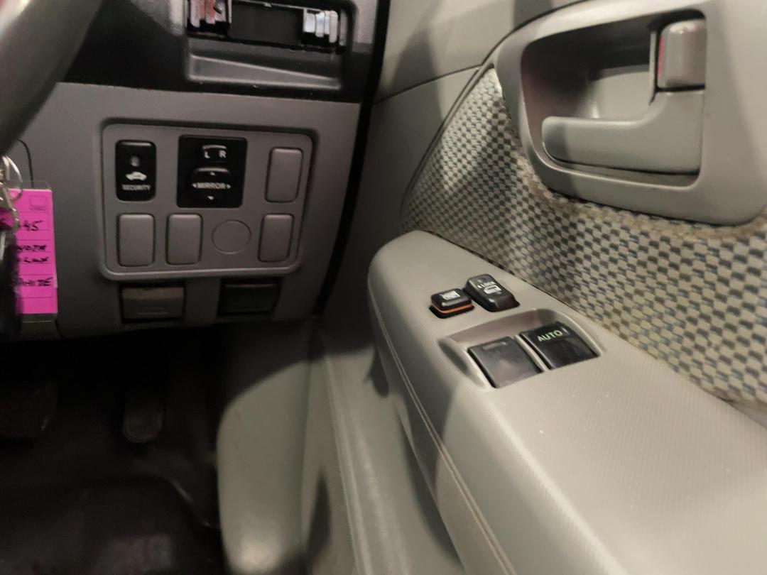 Photo '24' of Toyota Hilux
