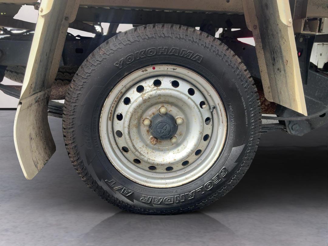 Photo '10' of Toyota Hilux TD SC Photo '10' of Toyota Hilux TD SC
