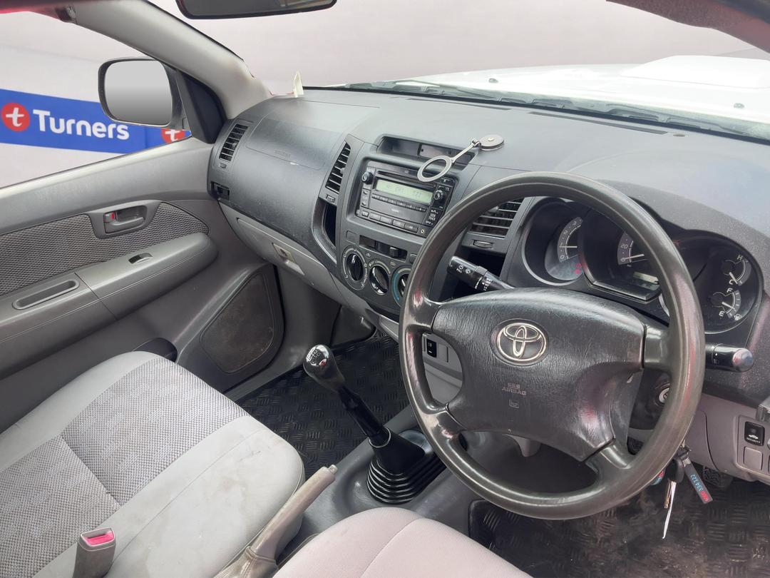 Photo '15' of Toyota Hilux TD SC Photo '15' of Toyota Hilux TD SC