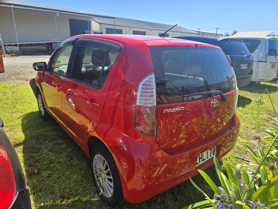 Photo '8' of Toyota Passo