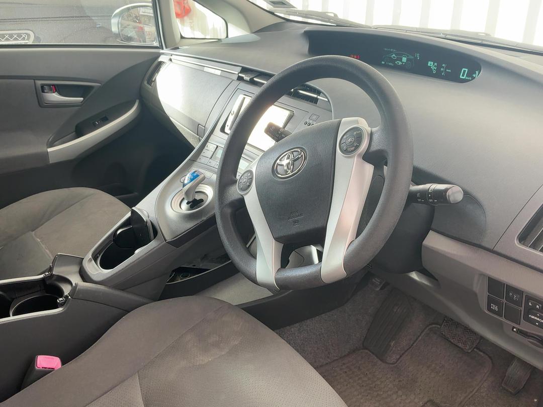 Photo '17' of Toyota Prius Photo '17' of Toyota Prius