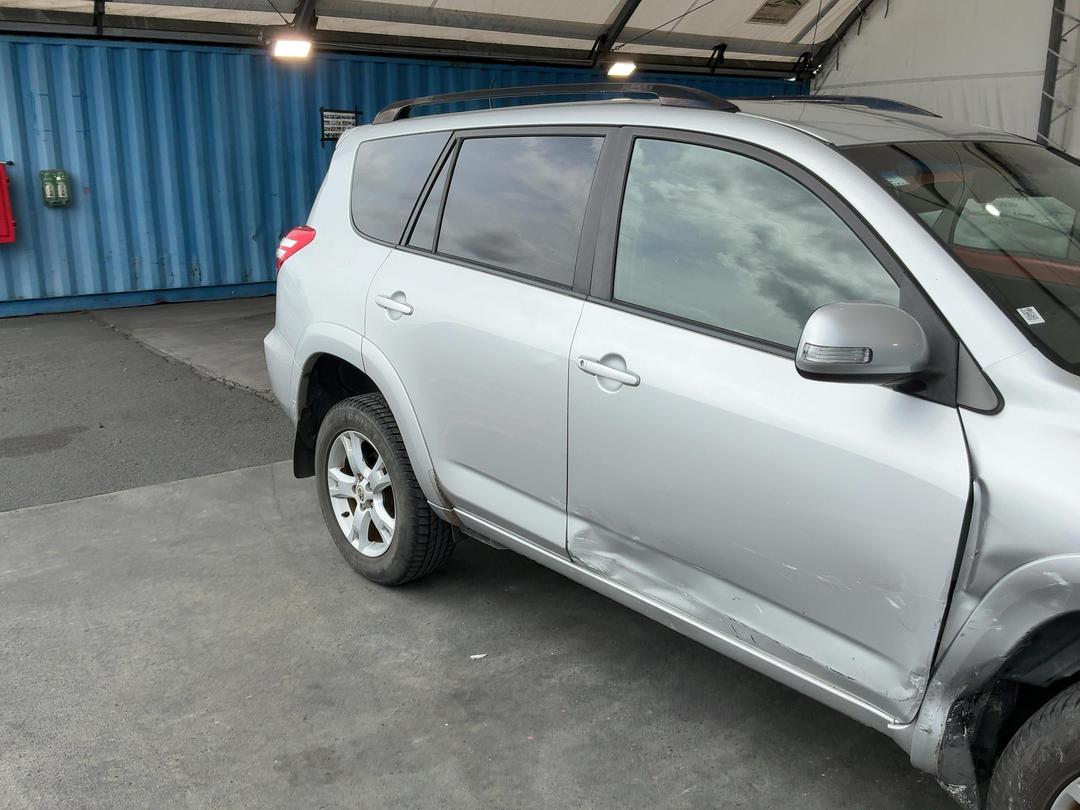 Photo '2' of Toyota RAV4 Limited