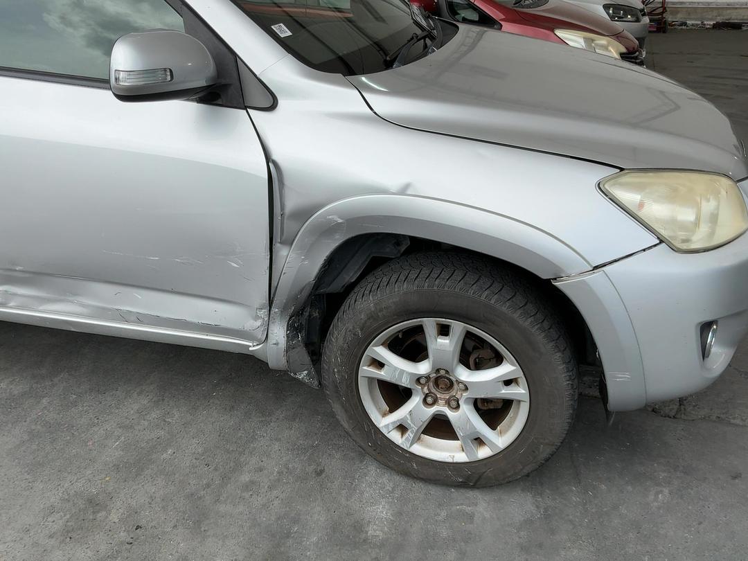 Photo '3' of Toyota RAV4 Limited