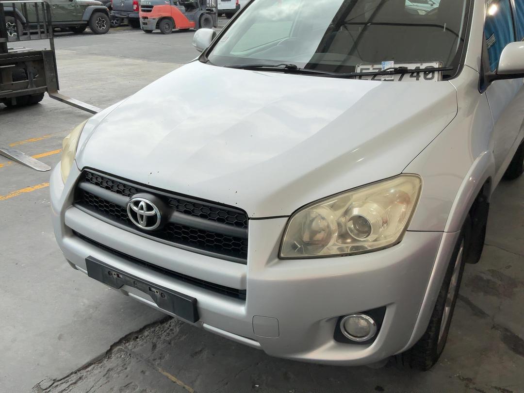 Photo '6' of Toyota RAV4 Limited