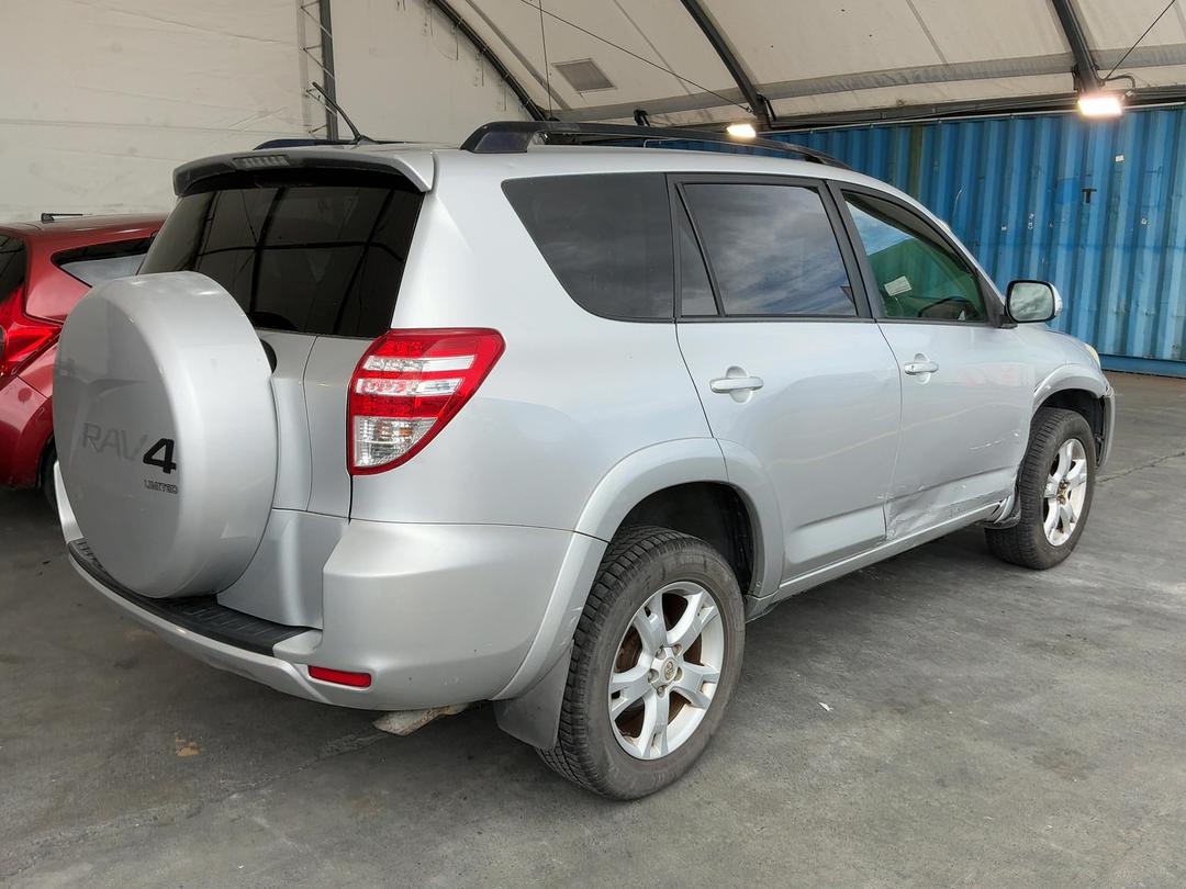 Photo '16' of Toyota RAV4 Limited
