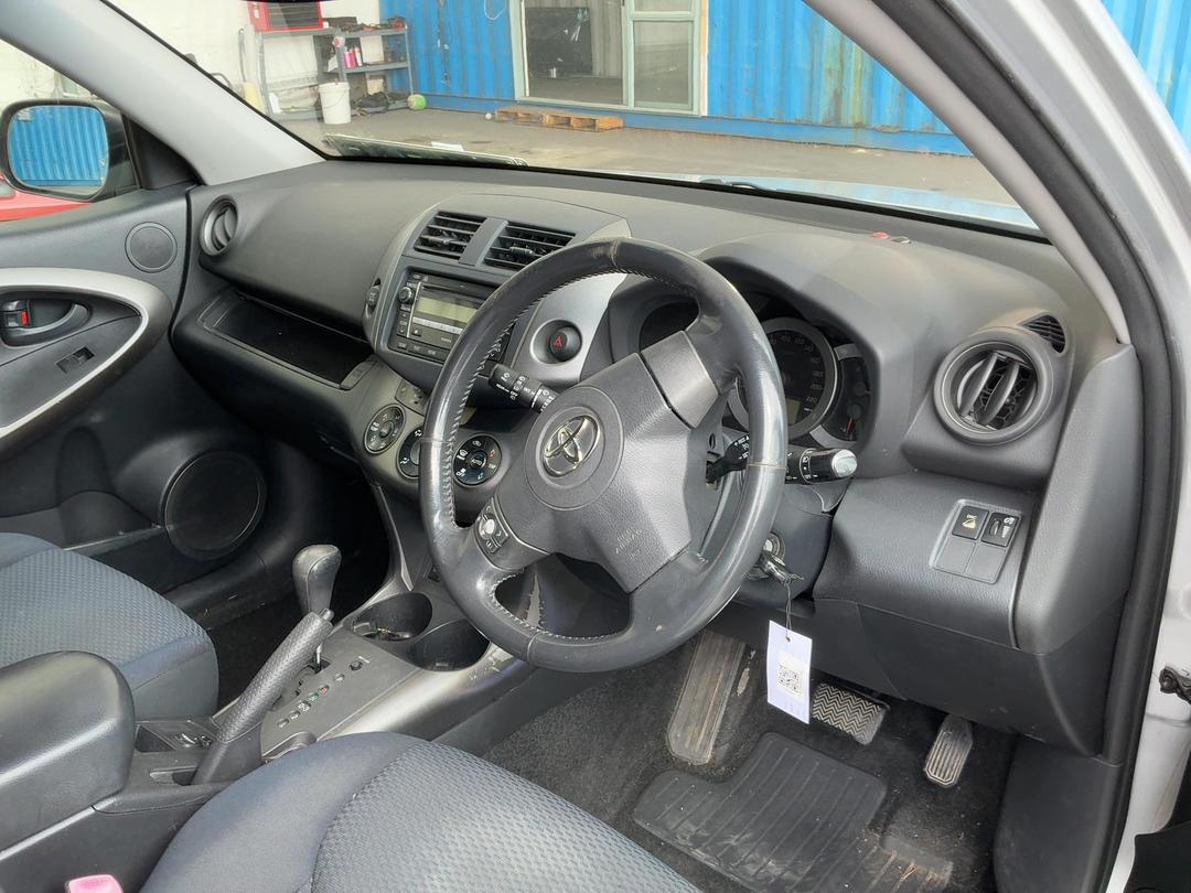 Photo '23' of Toyota RAV4 Limited