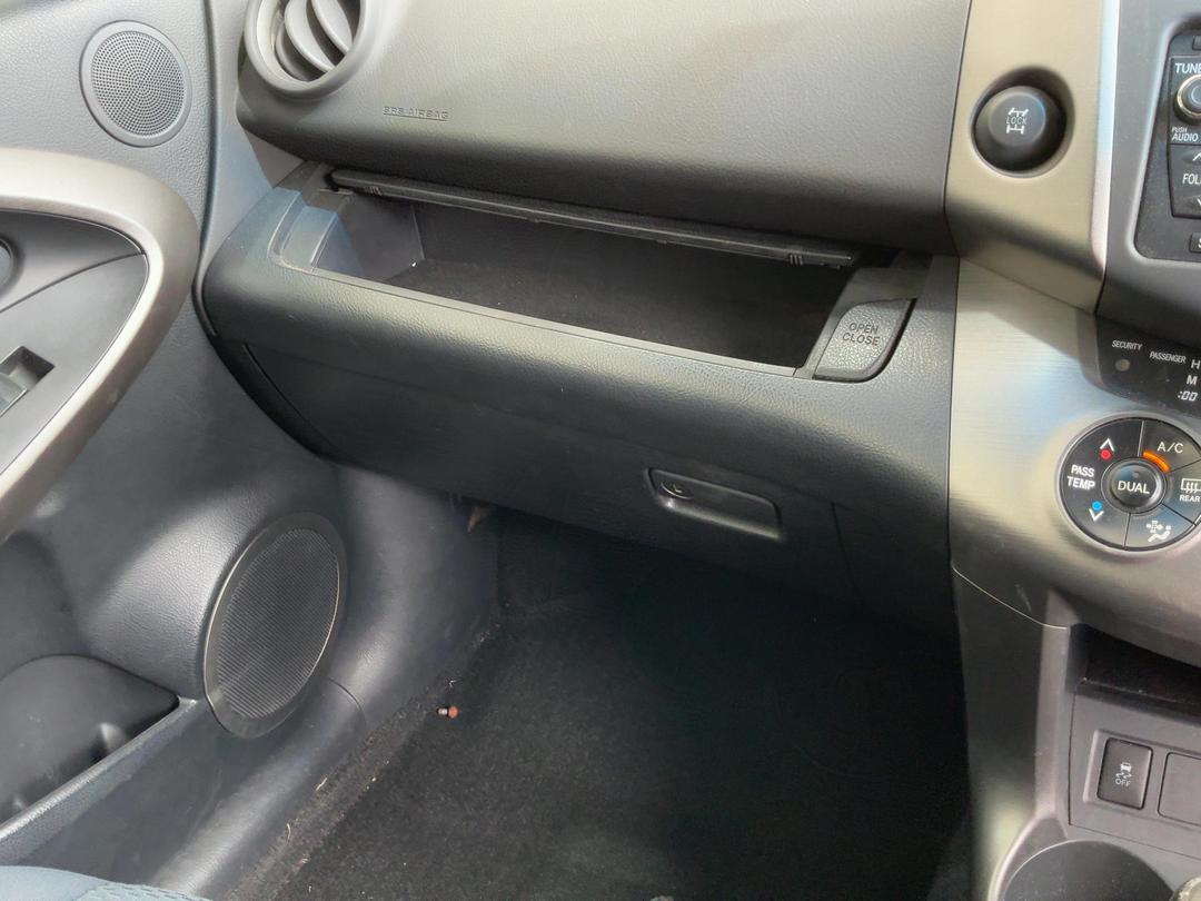 Photo '26' of Toyota RAV4 Limited