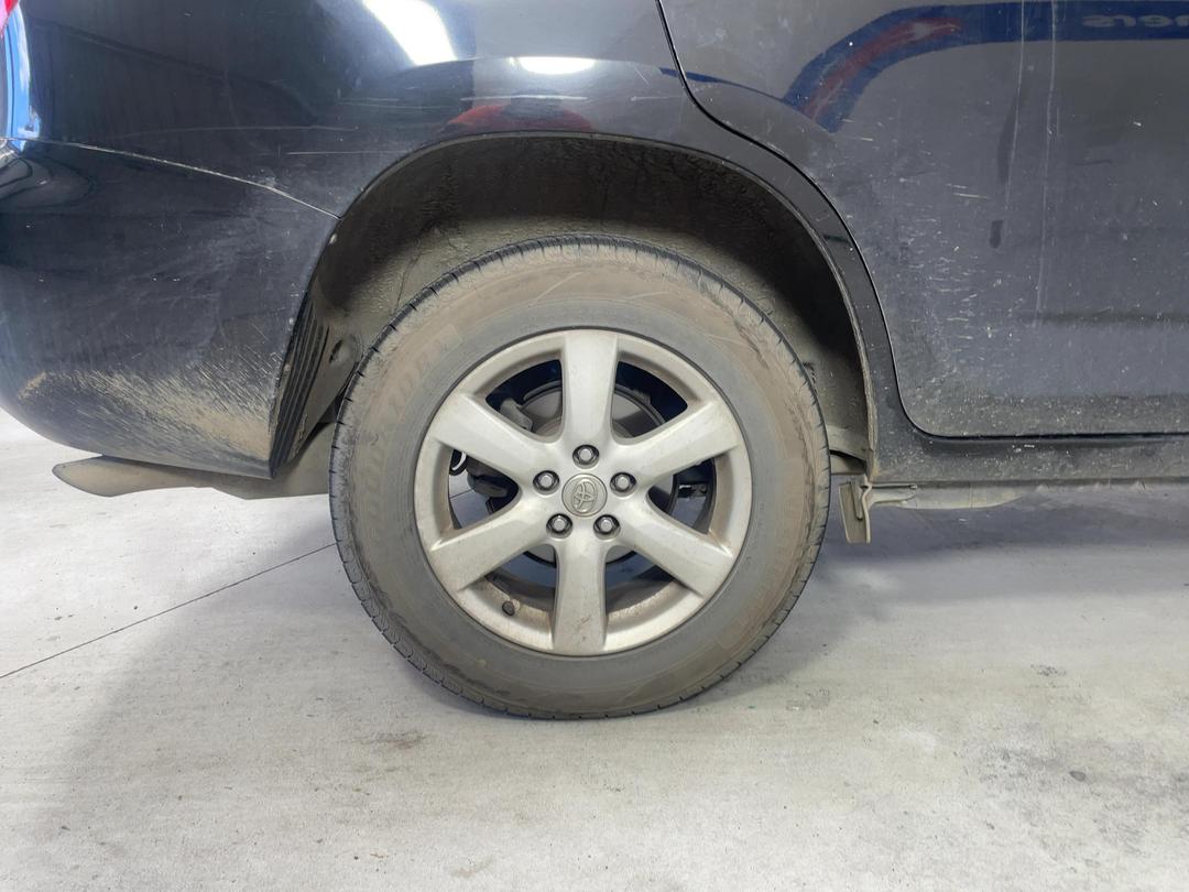 Photo '10' of Toyota Vanguard Photo '10' of Toyota Vanguard
