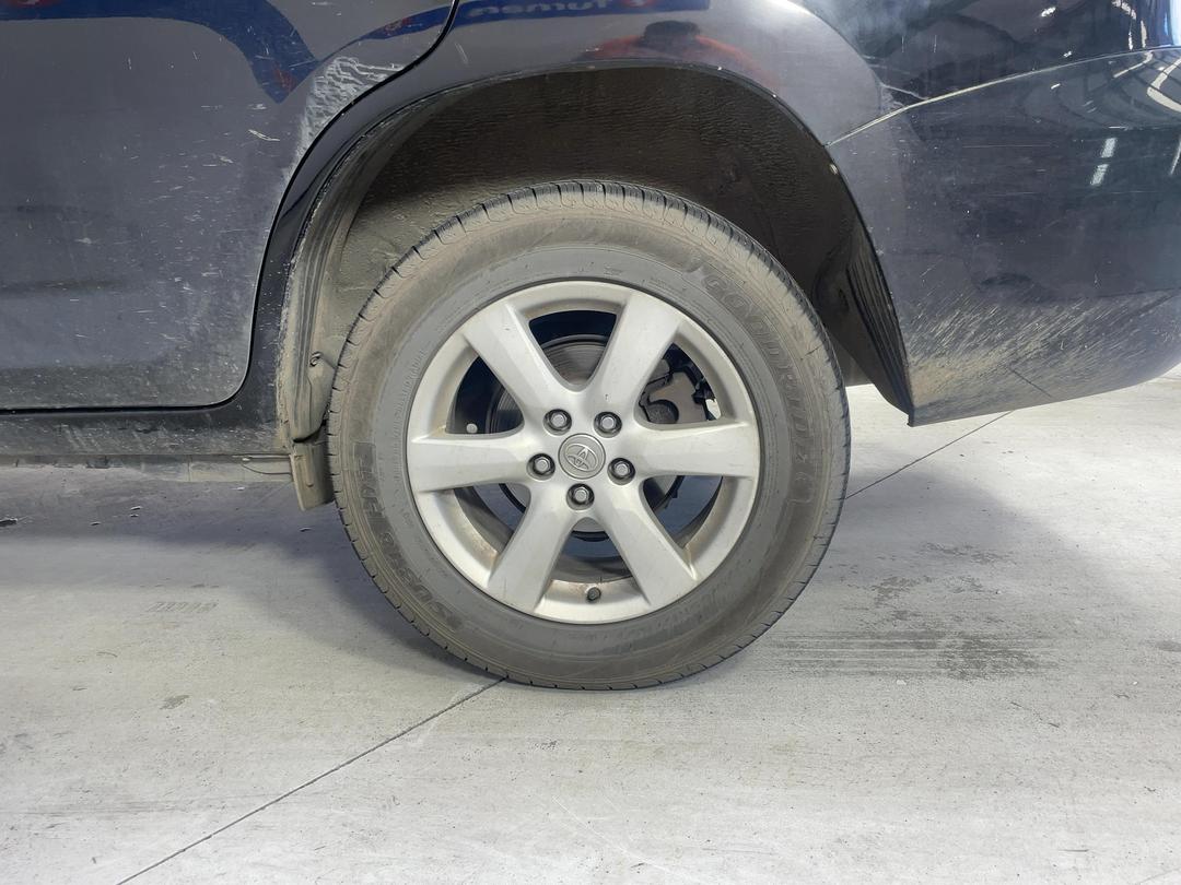 Photo '9' of Toyota Vanguard Photo '9' of Toyota Vanguard
