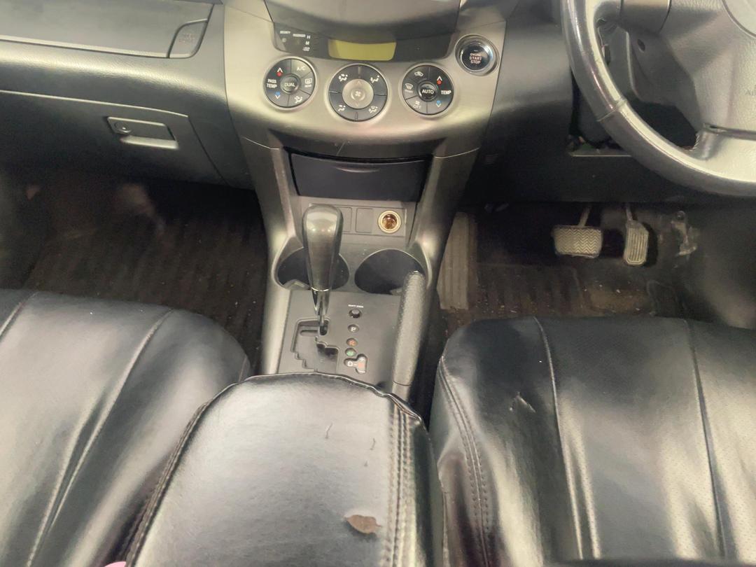 Photo '16' of Toyota Vanguard Photo '16' of Toyota Vanguard