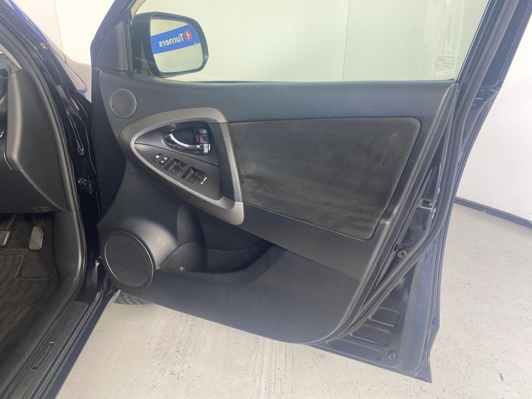 Photo '15' of Toyota Vanguard