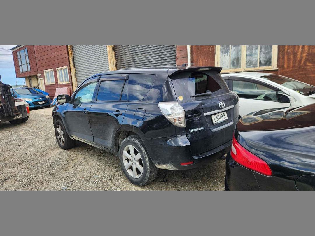 Photo '4' of Toyota Vanguard