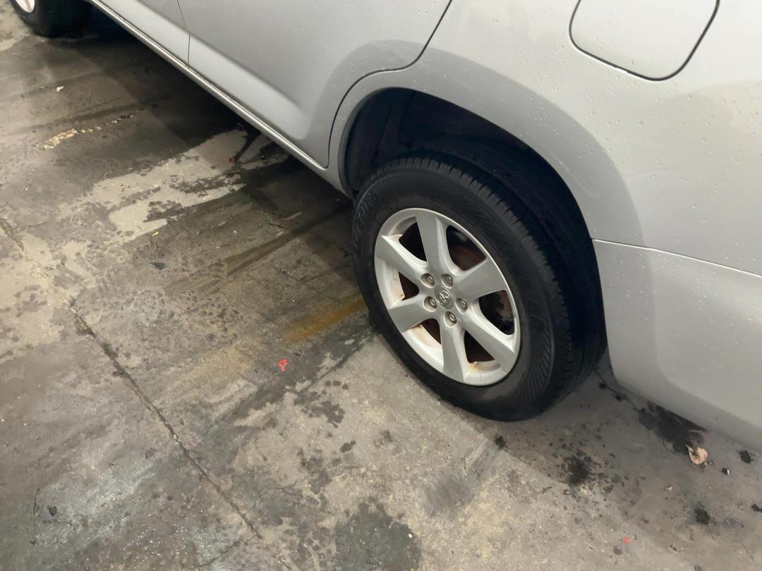 Photo '12' of Toyota Vanguard