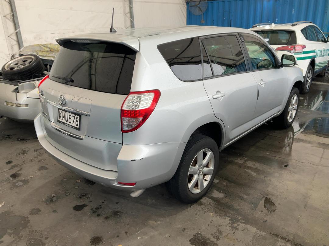 Photo '4' of Toyota Vanguard