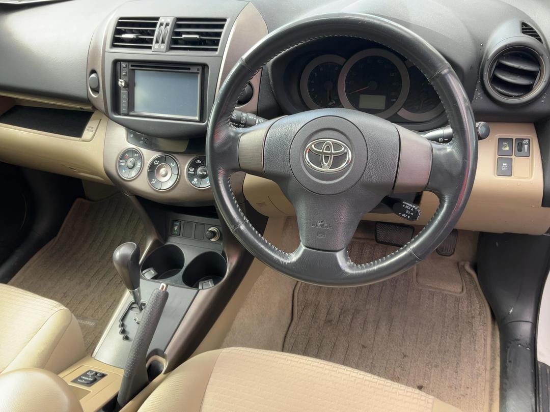 Photo '10' of Toyota Vanguard Photo '10' of Toyota Vanguard
