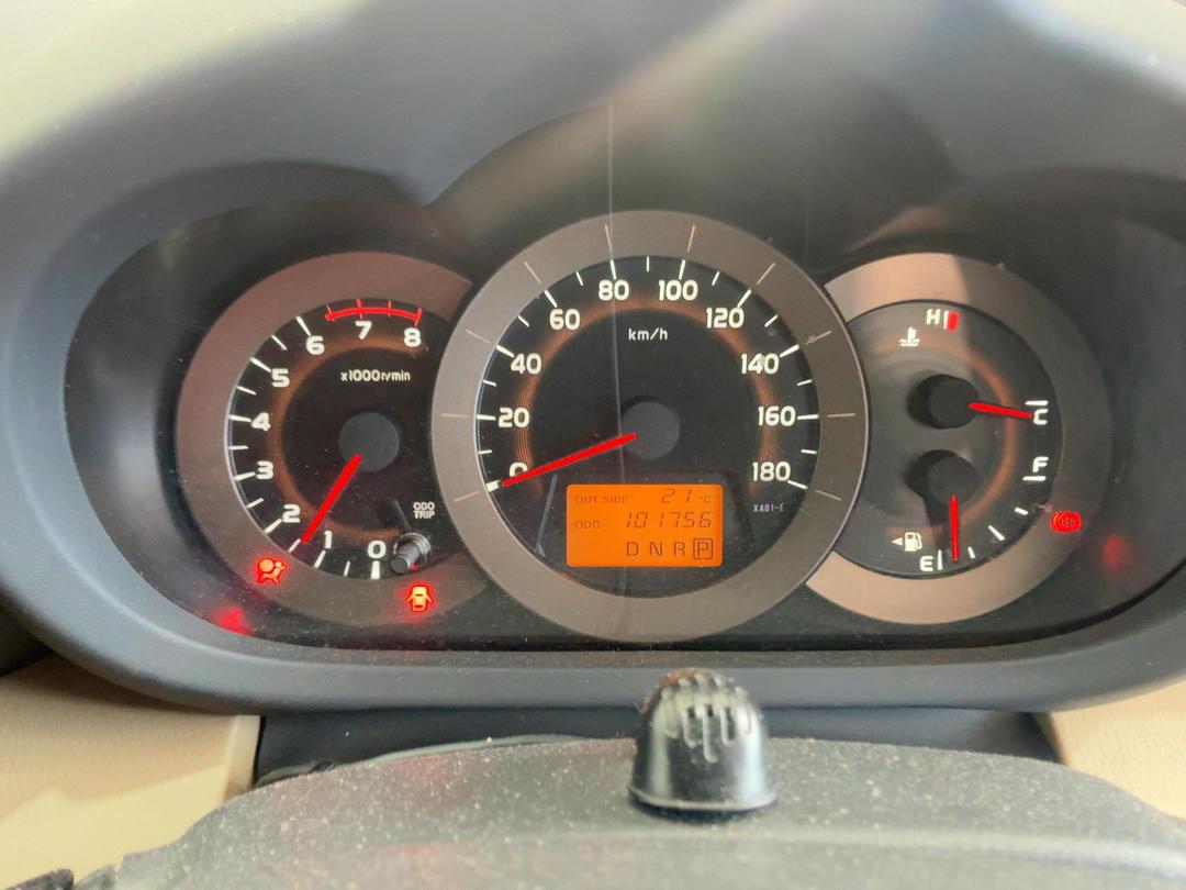 Photo '10' of Toyota Vanguard Photo '10' of Toyota Vanguard