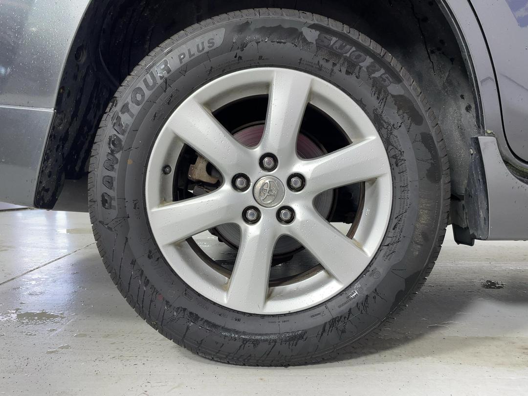 Photo '12' of Toyota Vanguard