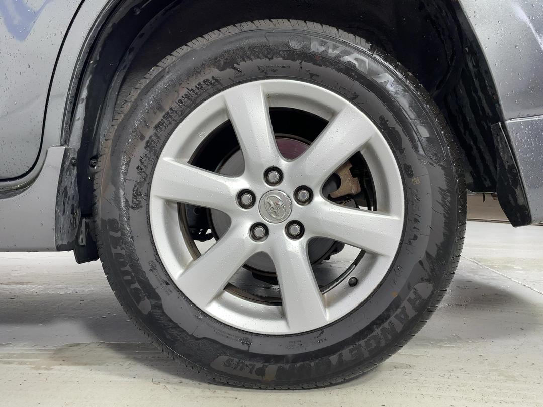 Photo '11' of Toyota Vanguard