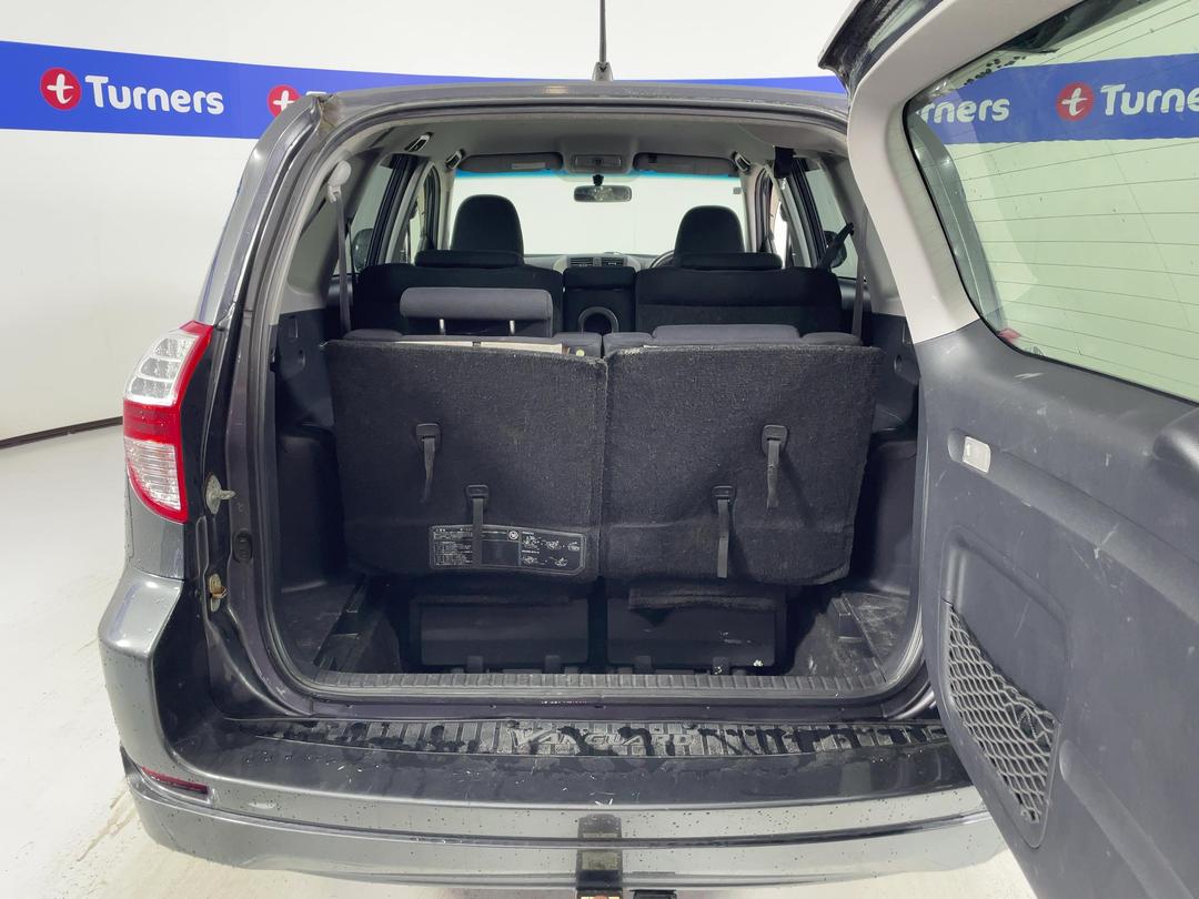 Photo '14' of Toyota Vanguard