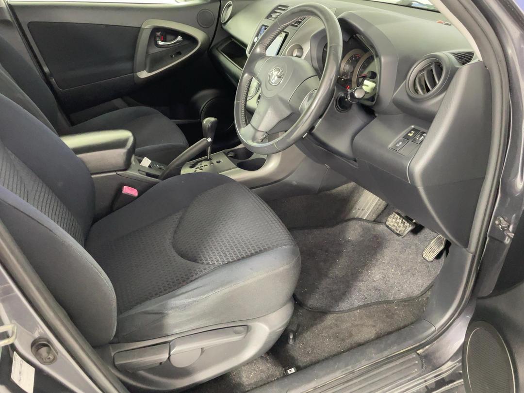 Photo '16' of Toyota Vanguard
