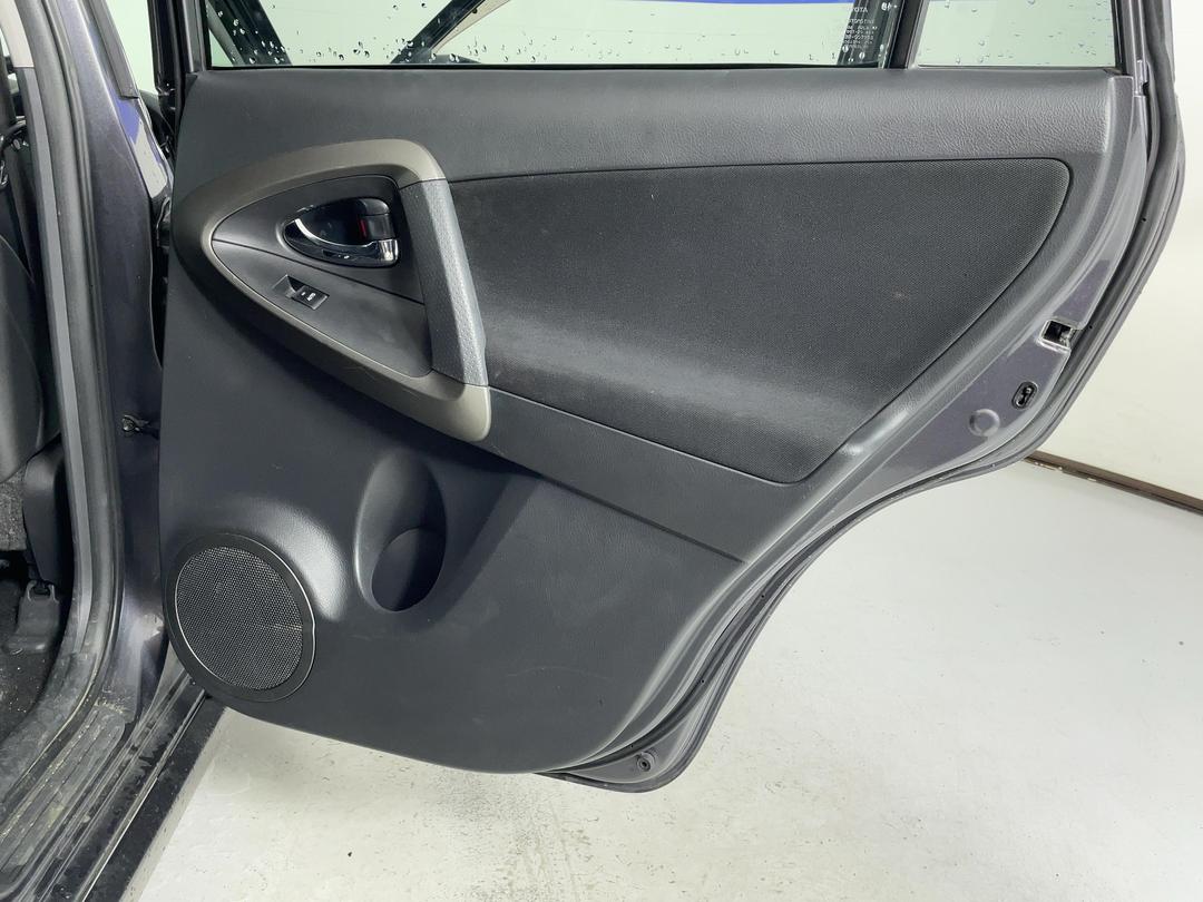 Photo '19' of Toyota Vanguard