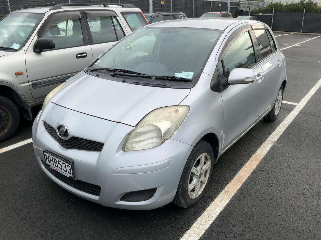 Photo '4' of Toyota Vitz