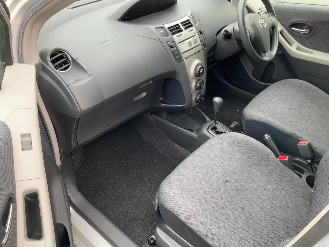 Photo '15' of Toyota Vitz