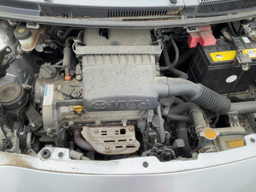 Photo '16' of Toyota Vitz