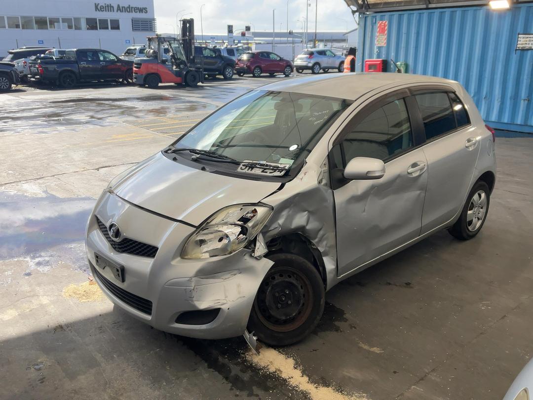 Photo '5' of Toyota Vitz Photo '5' of Toyota Vitz