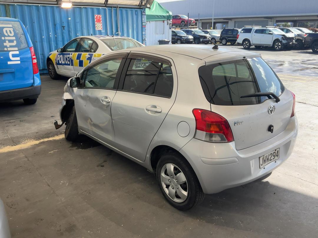 Photo '10' of Toyota Vitz Photo '10' of Toyota Vitz