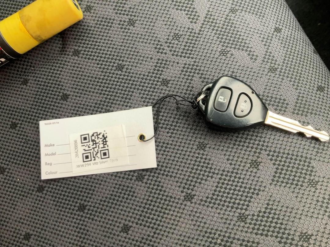 Photo '25' of Toyota Vitz Photo '25' of Toyota Vitz