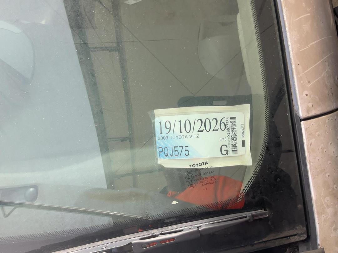 Photo '27' of Toyota Vitz Photo '27' of Toyota Vitz