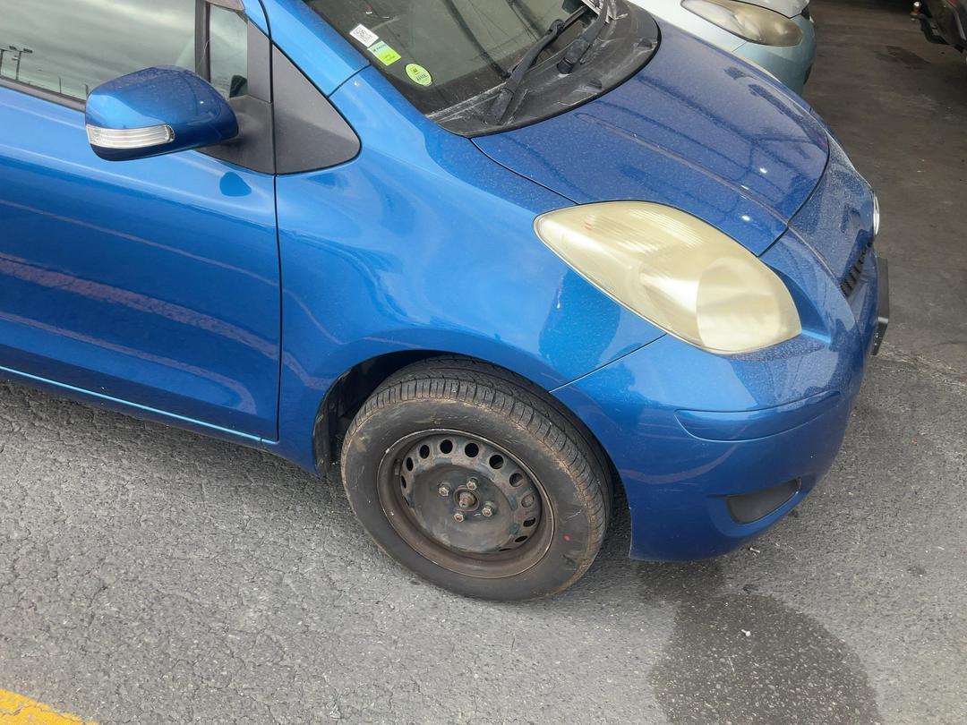 Photo '2' of Toyota Vitz Photo '2' of Toyota Vitz