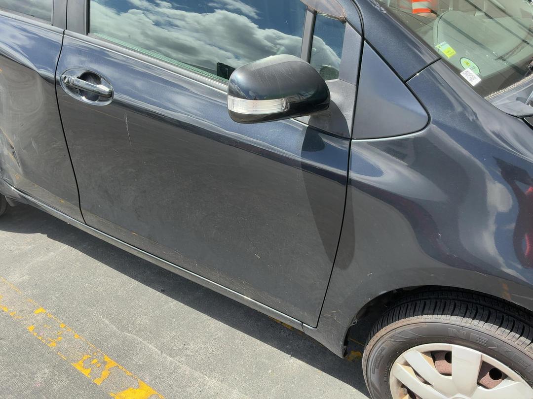 Photo '2' of Toyota Vitz Photo '2' of Toyota Vitz