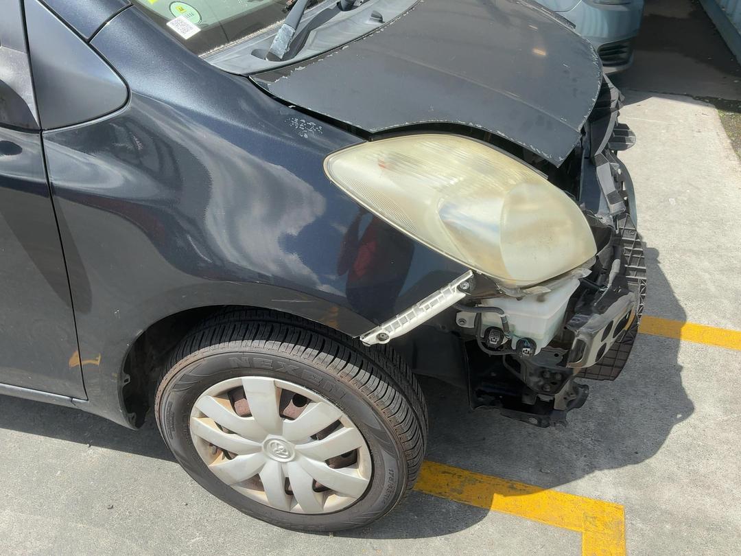 Photo '3' of Toyota Vitz Photo '3' of Toyota Vitz