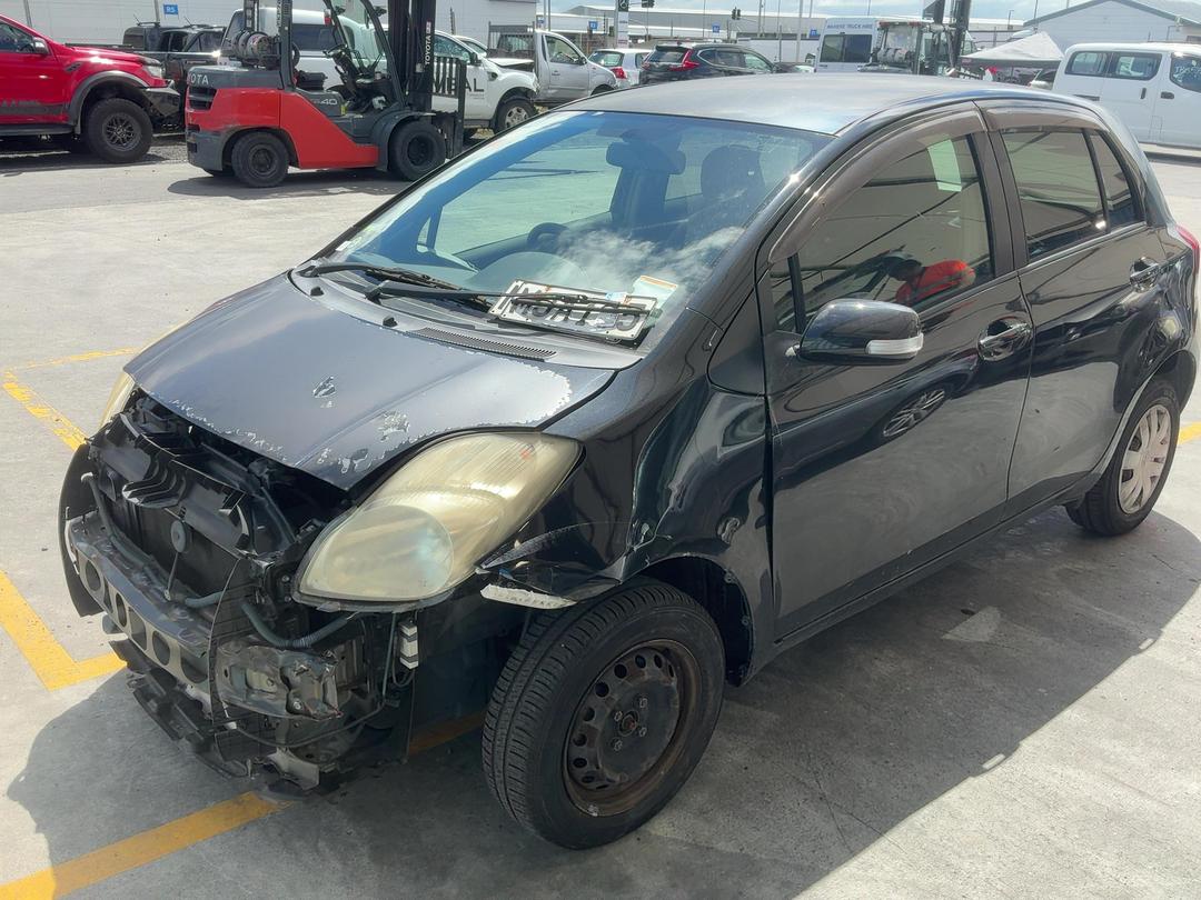 Photo '6' of Toyota Vitz Photo '6' of Toyota Vitz