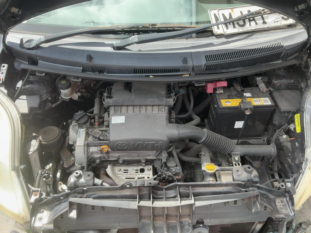 Photo '25' of Toyota Vitz Photo '25' of Toyota Vitz