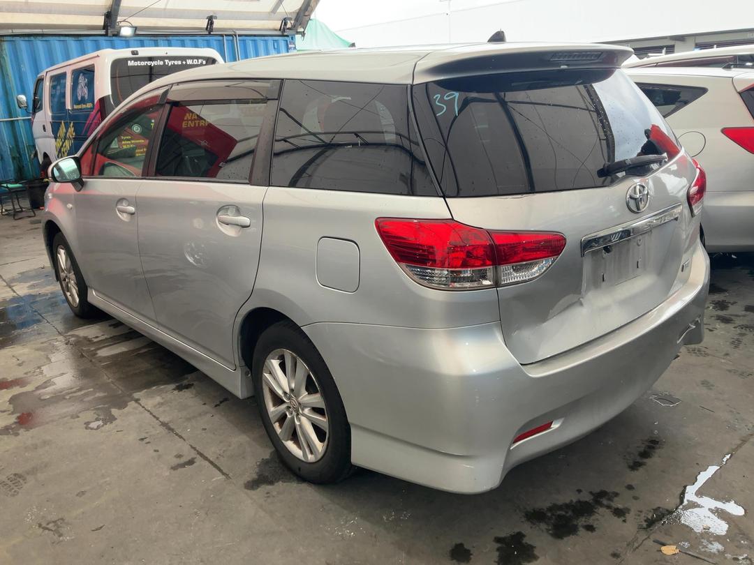 Photo '4' of Toyota Wish