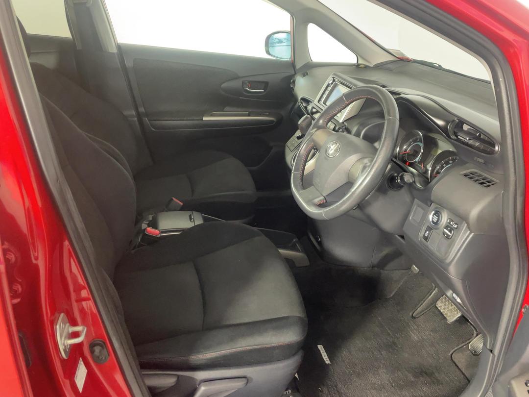 Photo '16' of Toyota Wish