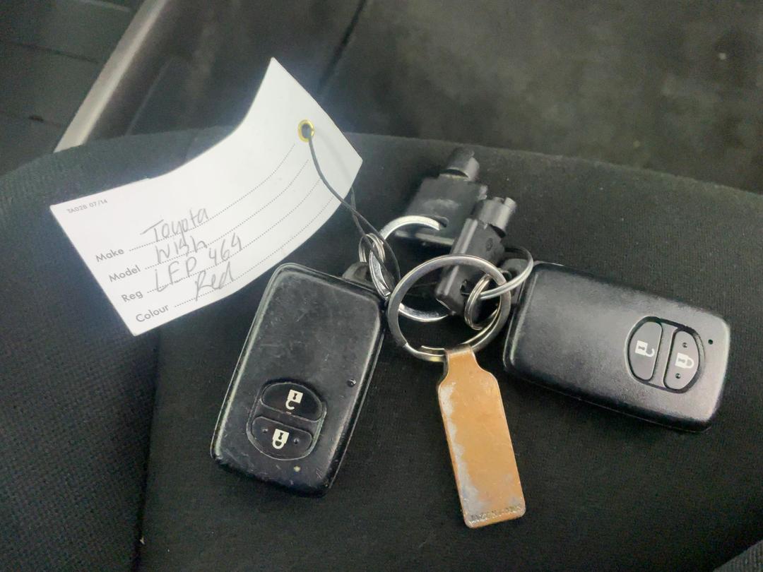 Photo '22' of Toyota Wish