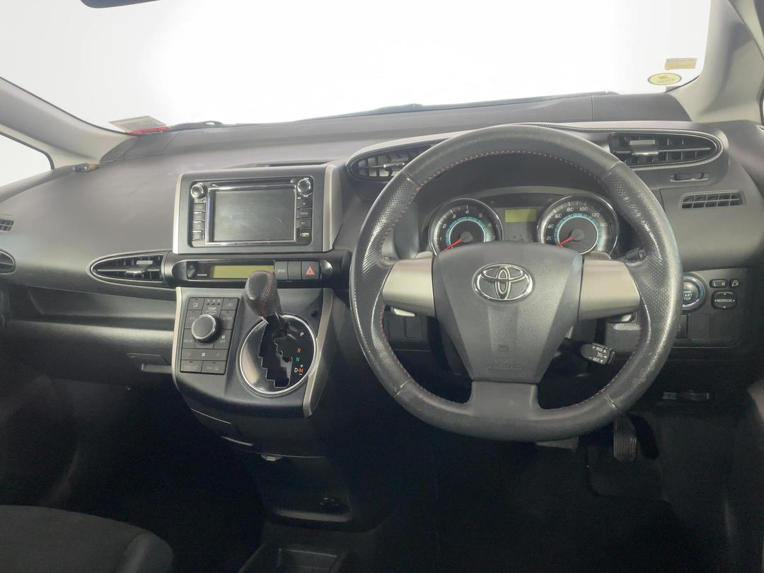 Photo '17' of Toyota Wish