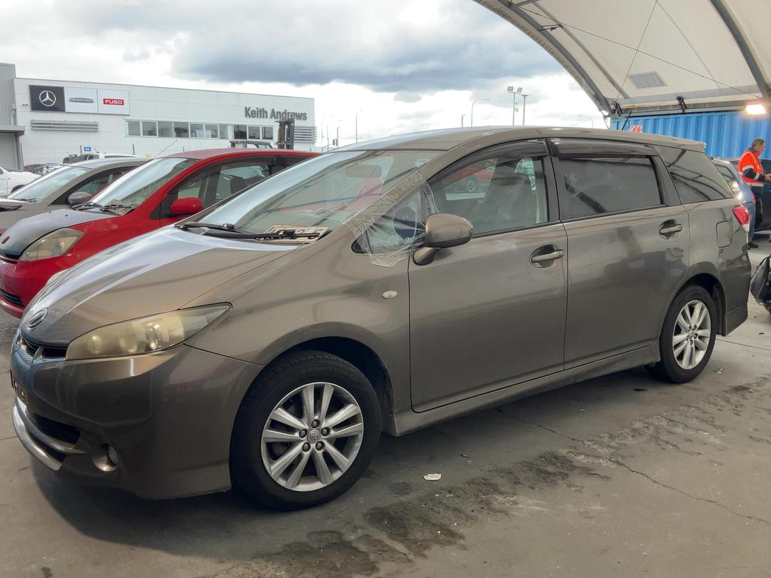 Photo '3' of Toyota Wish Photo '3' of Toyota Wish
