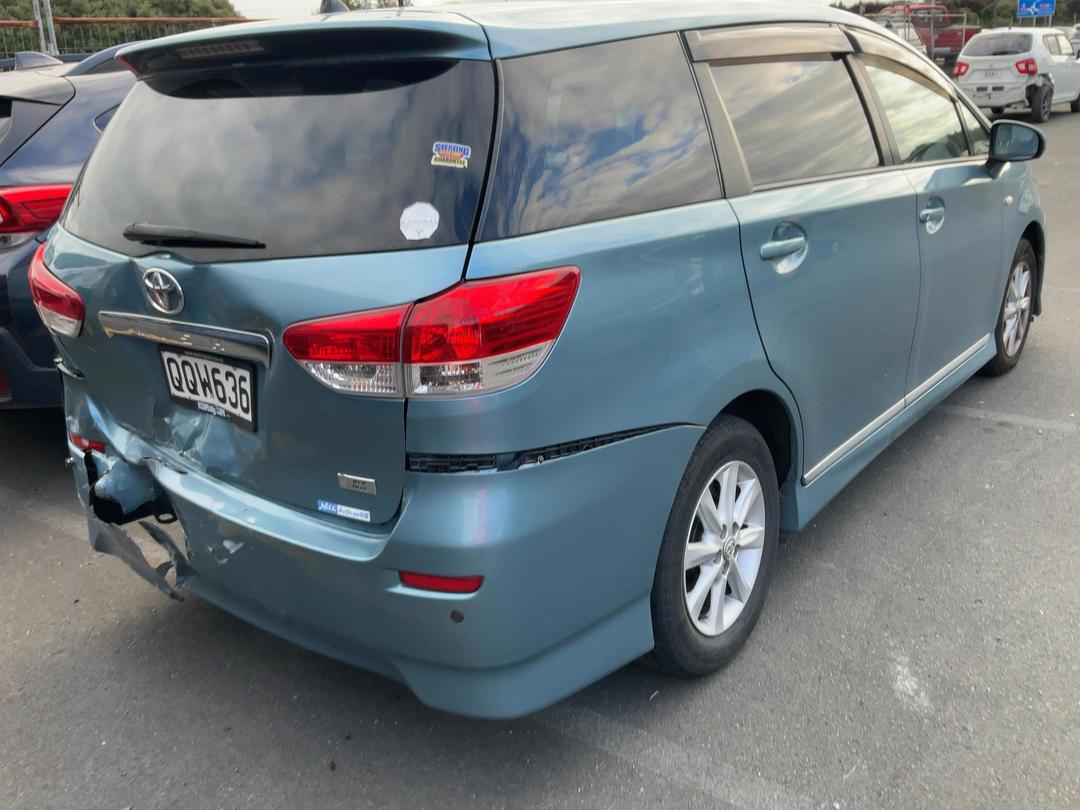 Photo '4' of Toyota Wish