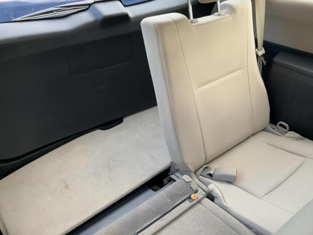 Photo '10' of Toyota Wish