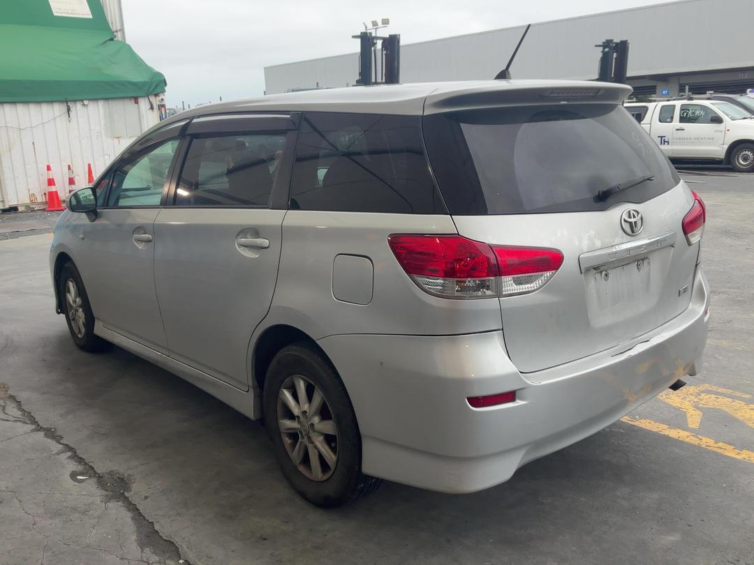 Photo '4' of Toyota Wish