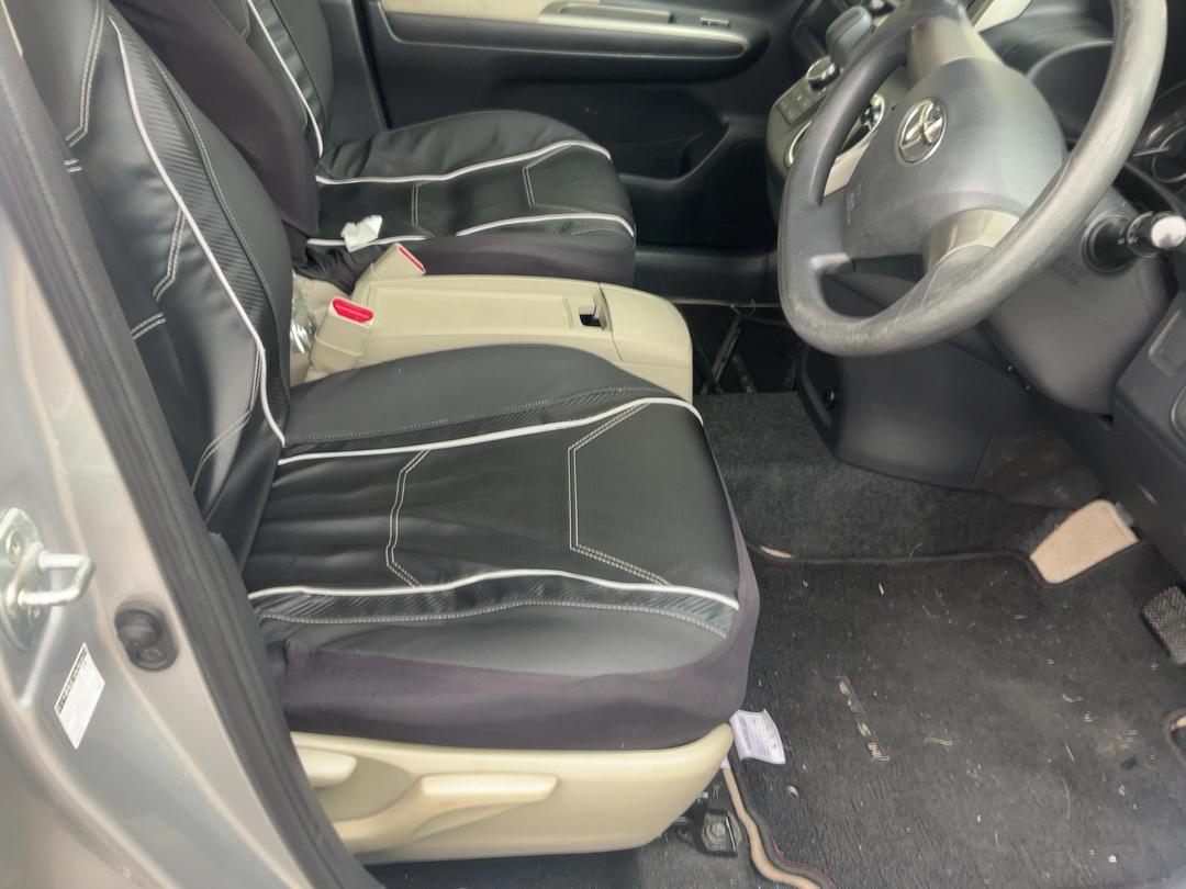 Photo '10' of Toyota Wish