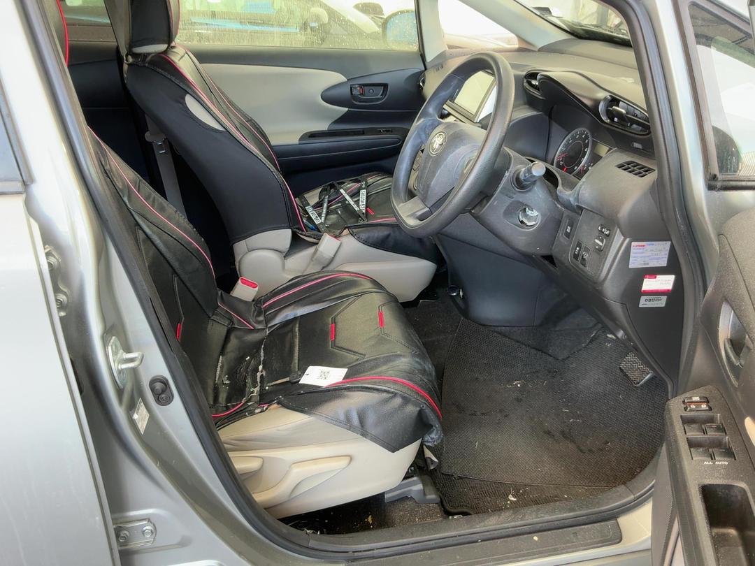Photo '19' of Toyota Wish Photo '19' of Toyota Wish