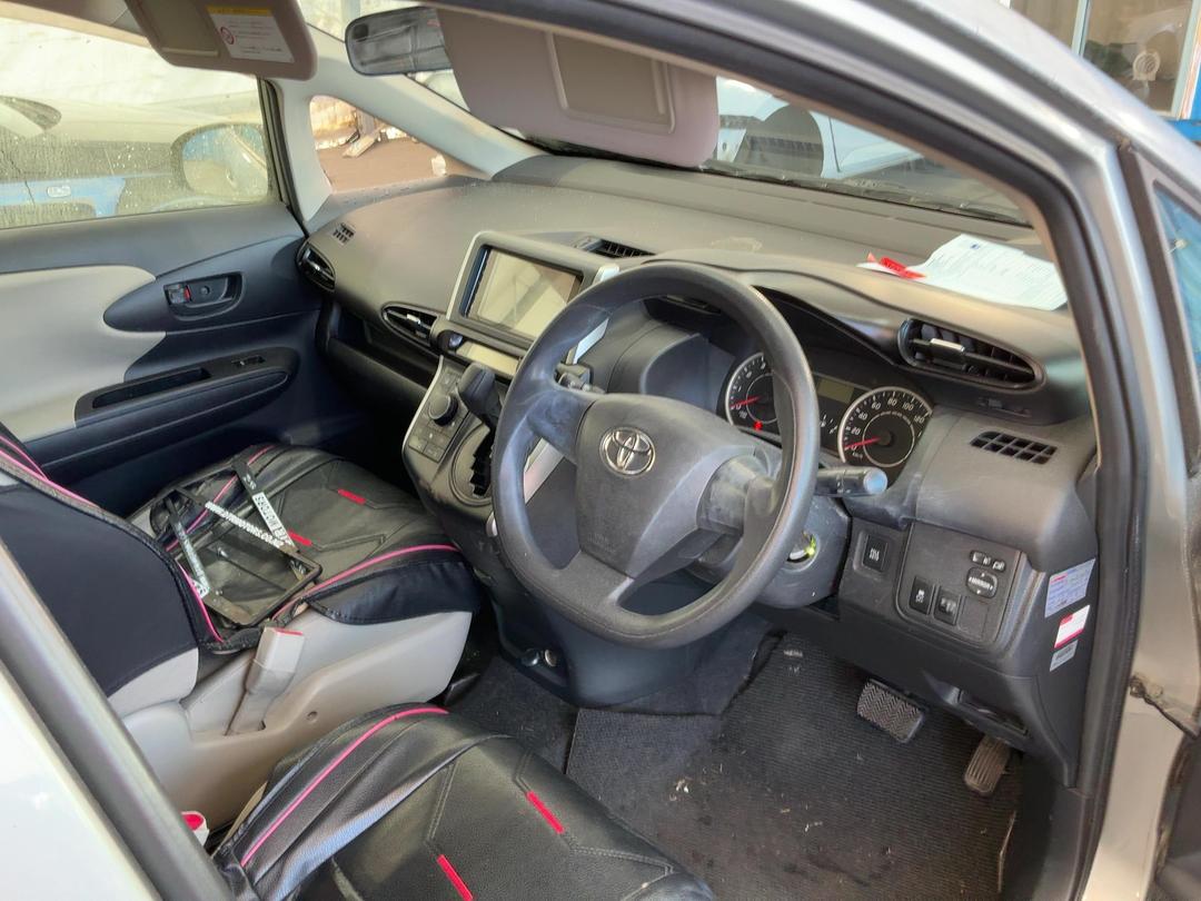 Photo '20' of Toyota Wish Photo '20' of Toyota Wish