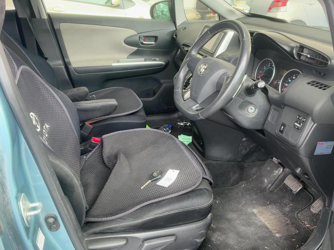 Photo '18' of Toyota Wish Photo '18' of Toyota Wish