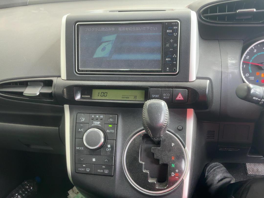 Photo '22' of Toyota Wish Photo '22' of Toyota Wish